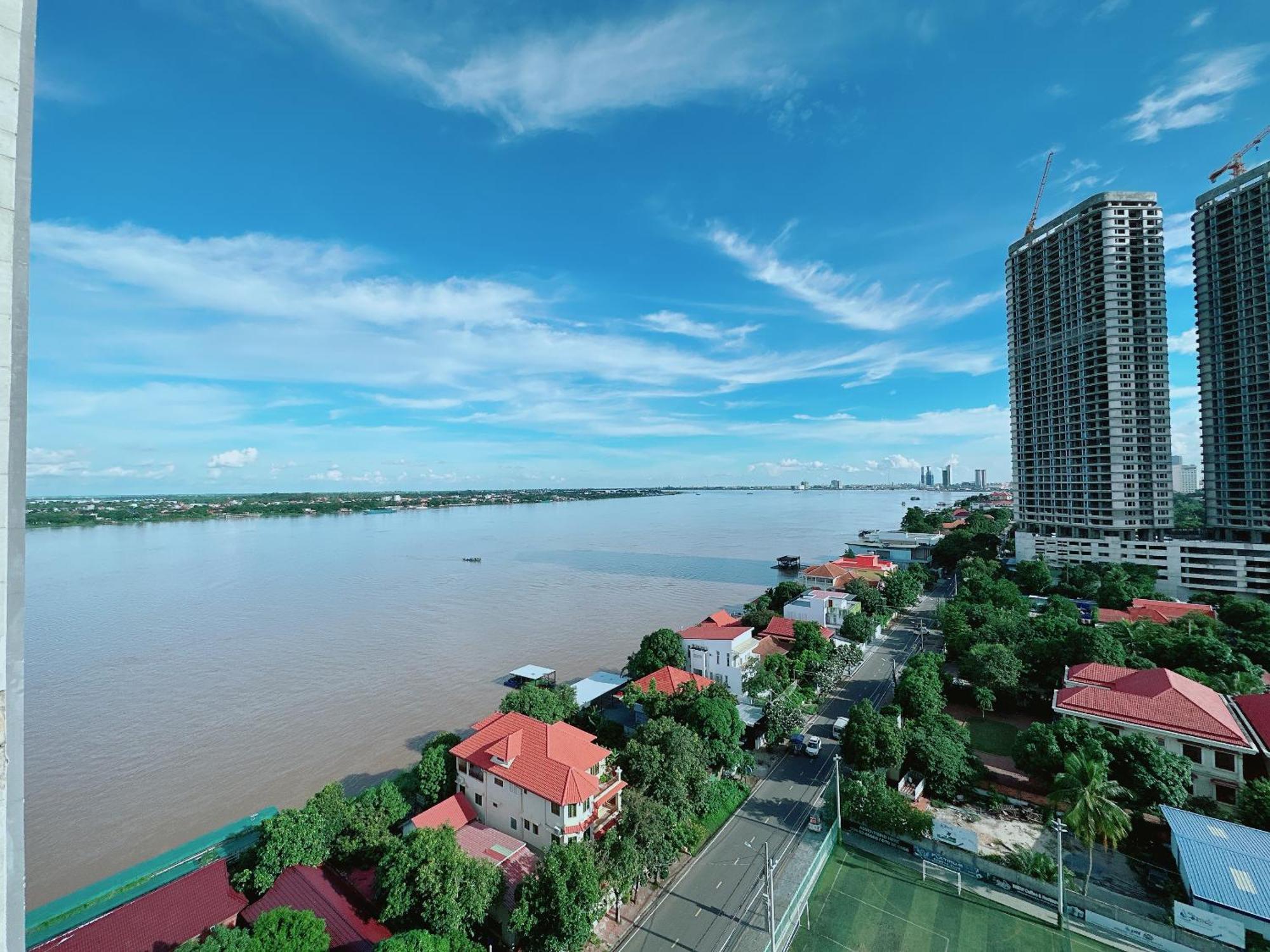 Infinity 28 Hotel And Residence Phnom Penh Exteriör bild