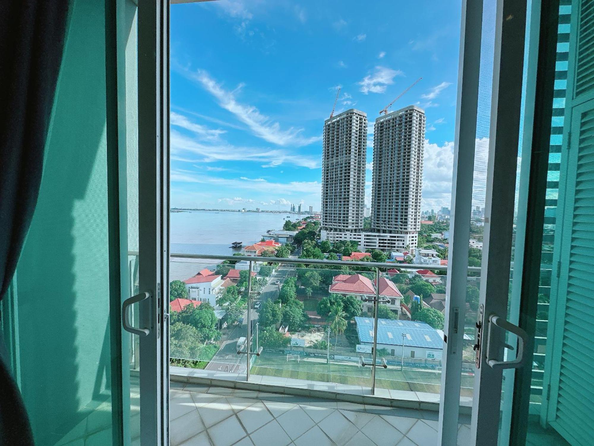 Infinity 28 Hotel And Residence Phnom Penh Exteriör bild
