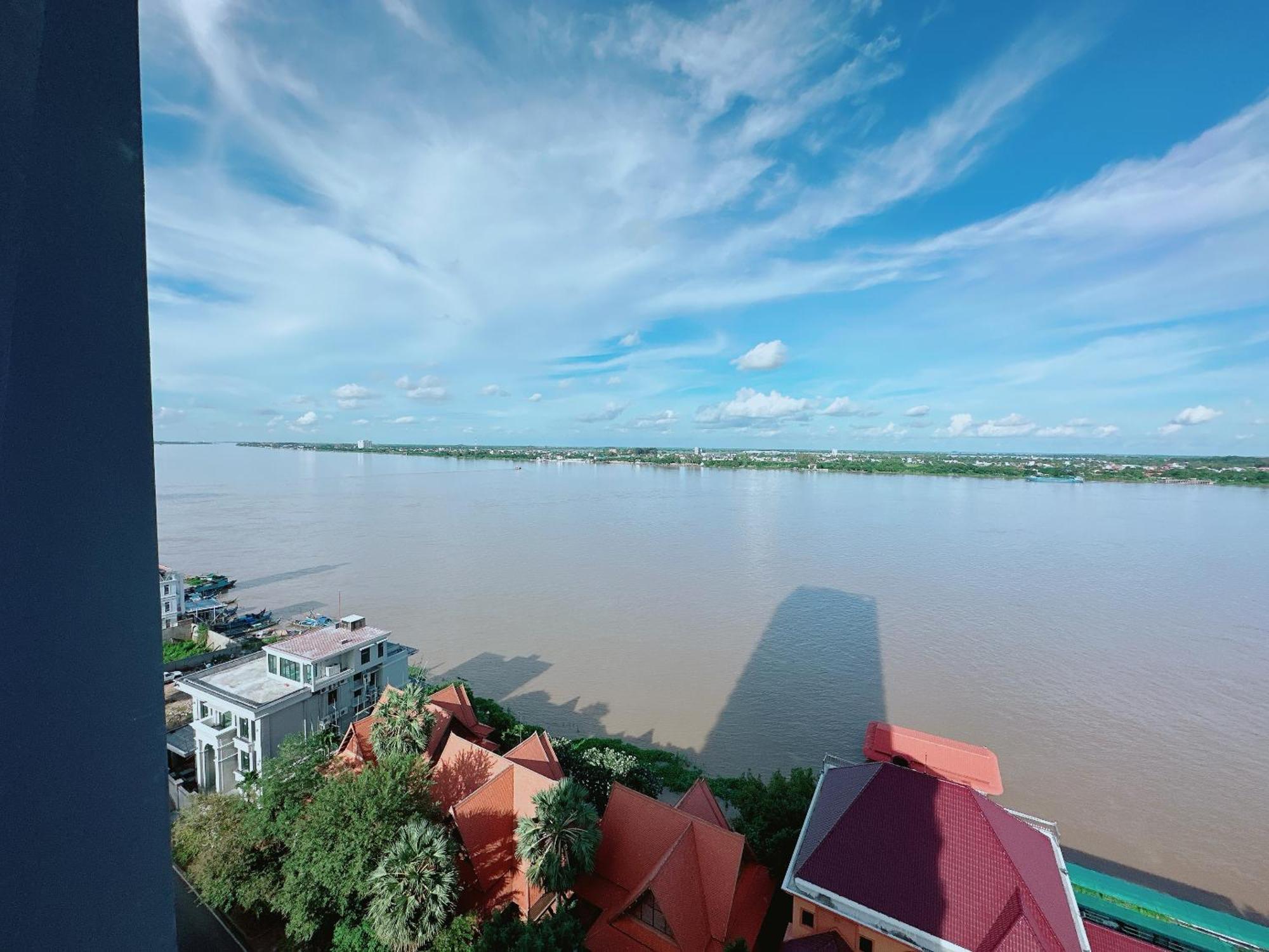 Infinity 28 Hotel And Residence Phnom Penh Exteriör bild