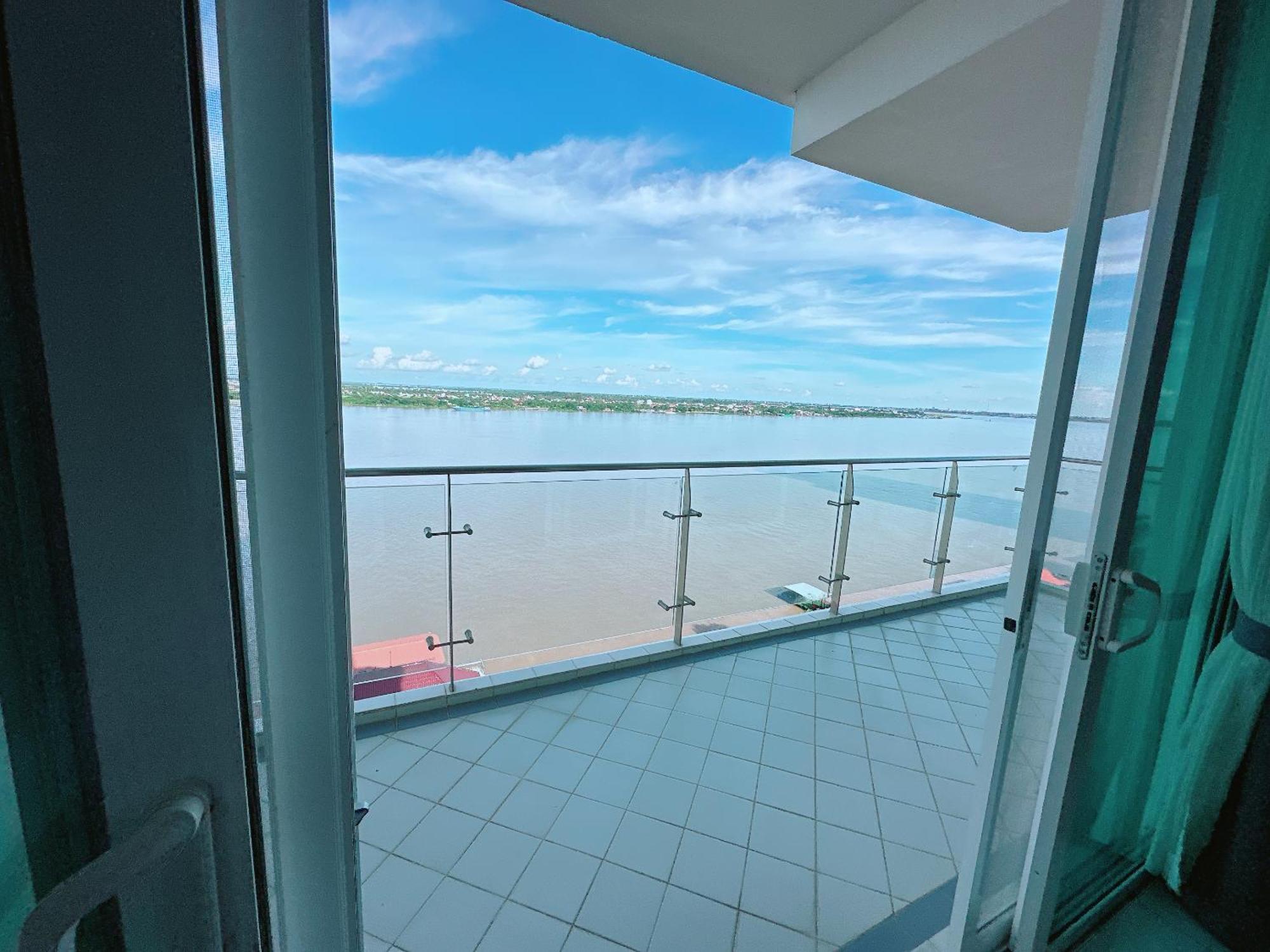 Infinity 28 Hotel And Residence Phnom Penh Exteriör bild